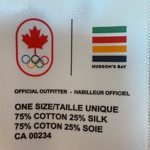 Team Canada Olympic Heart Scarf NWT – Hudson’s Bay Cotton Silk 20.5” square - Picture 7 of 11